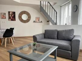 Appartement en duplex, 1e étage, proche commodités, ξενοδοχείο σε Αρμαντιέρ