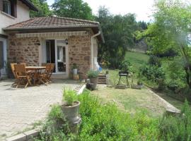 Maison dans le Beaujolais vert, hotel v destinaci Thizy-les-Bourgs