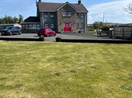Altarichard Lodge, hotel v destinaci Armoy