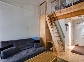 Snowline Lodge Condo #94 - Free Wi-Fi - Fireplace, hotel v destinaci Glacier