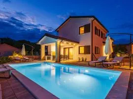 Villa Navis