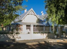 KAROOWERF GUEST HOUSE, hotel v destinaci Cradock
