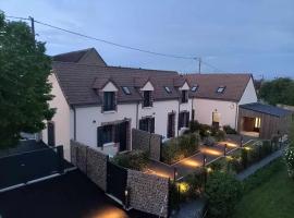 Gîte des Ouches 3, hotel in La Chapelle-Vieille-Forêt