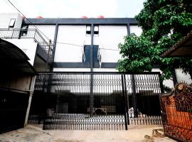 Helloroom Mahkota Bandara Soekarno Hatta, ubytování v soukromí v destinaci Rawabokor Dua