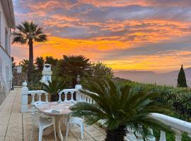 La Luzia - cozy retreat with panoramic view, Hotel in Benidoleig