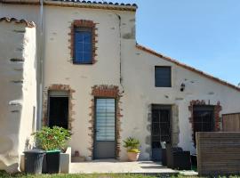 Chez Henri, hotel in Les Herbiers