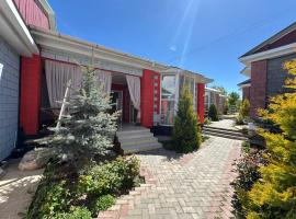 Raduga West 'Emerald' Cottage, apartment in Kosh-Kël'