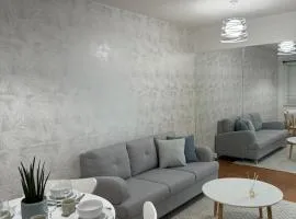 Modern Minimalist Luxe Retreat 2 Bedroom with parking