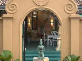 Villa Crown Waves