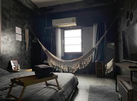 Stay Strays Hostel, hotelli Bangkokissa
