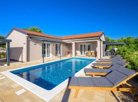 Villa Angelina Cukrići by Istrialux, hotel v mestu Cukrići