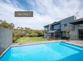 Augusta Private Acre Escape in Mount Martha with pool