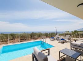 Chryselia Suites- Private Pool, hotell i Keratokampos
