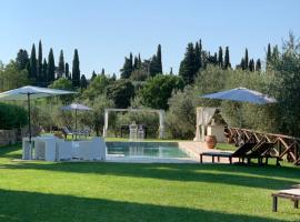 CASA VASARI Holiday Suites TUSCANY, cottage di Lucignano