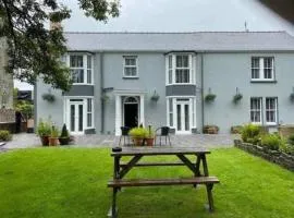 OYO Lamphey Hall Hotel