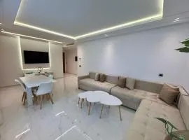 Seaside Minimalist Suite - 2 Bedrooms & Beach Walk