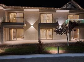 Haus Platanos Apartments & Bungalows by the Sea, Hotel in Vourvourou