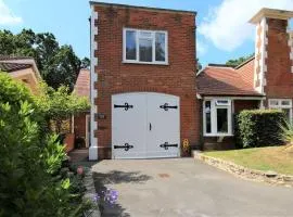 Middle Chine - Beautiful Garden and Spacious Living Space
