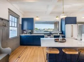 The Capone House-Historic Bayfront Home w/hot tub