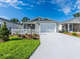 New 2-2 Patio Villa with Golf Cart