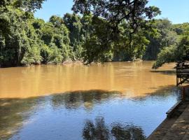 Casa Beira Rio, hotell i Araras
