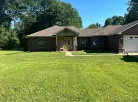 Spacious home near zoo and expo
