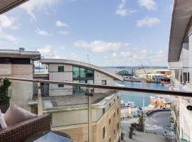 Sail Away - Luxury Apartment with Stunning Harbour Views, hotel v destinaci Poole
