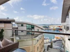 Sail Away - Luxury Apartment with Stunning Harbour Views