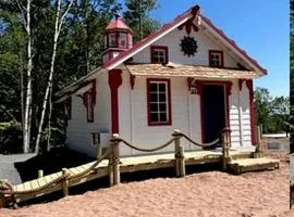 Quaint Loft Cabin with Luminous Spaces in Bayfield, Wisconsin