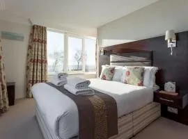 Osprey - Breathtaking Sea Views from Bedroom