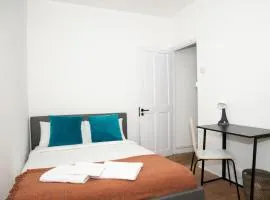 Stay by the West End - Central Apartment