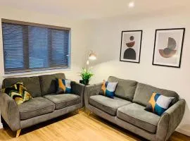 Spacious 3 Bedroom House with Parking in Taunton