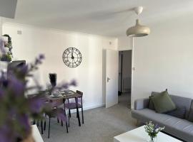 Stylish 2 Bedroom Flat Slough, hotel di Slough