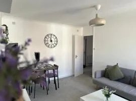 Stylish 2 Bedroom Flat Slough