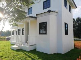 Luna Rose ลาลูน่าวินเทจโฮมเขาใหญ่, Hotel in Pong Talong