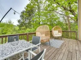 Walk to Lake Taneycomo Cabin with Deck and Fire Pit!