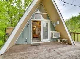 Cozy Cabin with Fire Pit Walk to Lake Taneycomo!