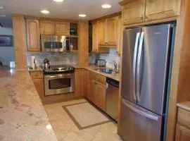 Crestwood 2316 Deluxe 3 Bedroom