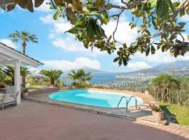 Villa Giu Giu vista mare con piscina a Sorrento