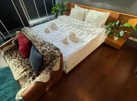 Perfect Location Direct Skywalk to BTS Thong