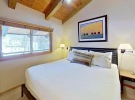 Crestwood 3302 Deluxe 1 Bedroom Plus Loft