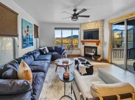 5410 Cross Country Mountain Ski Getaway with Hot Tub Pool! by SkyRun Park City