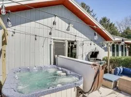 9 Mi to Shore Home with Hot Tub in Howards Grove!