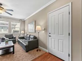 Spacious 2BR Reno Suite · Spring Getaway & Pool