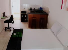 Autonomia em Niterói com praticidade e conforto, Hotel in Niterói