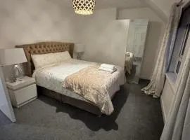 Chic & Cozy 2BR Semi-Detached