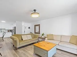 Near Ft Myers Beach Charming spacious 2BD