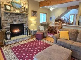 Our Heart's Desire- spacious 3 BR condo with hot tub in great location!