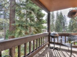 Lake Forest Villa Patio w BBQ, hotel in Tahoe City