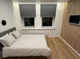 6 New Airport Apartment